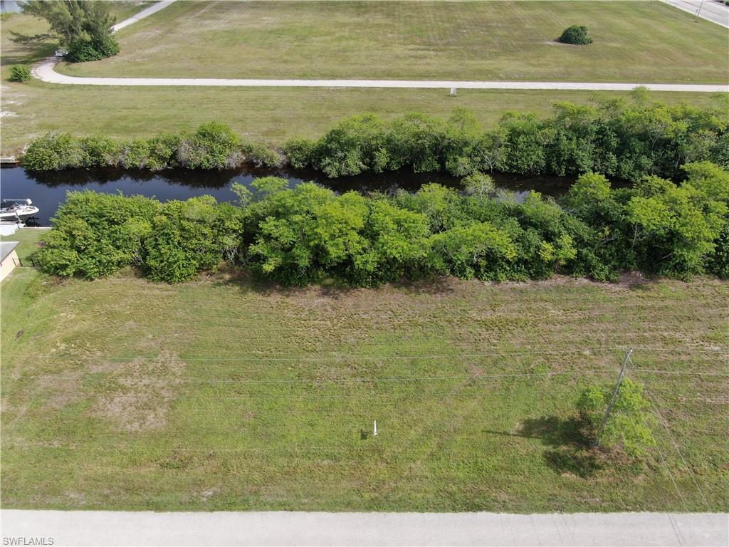 A parcel of land located at 821 NW 33rd Pl
